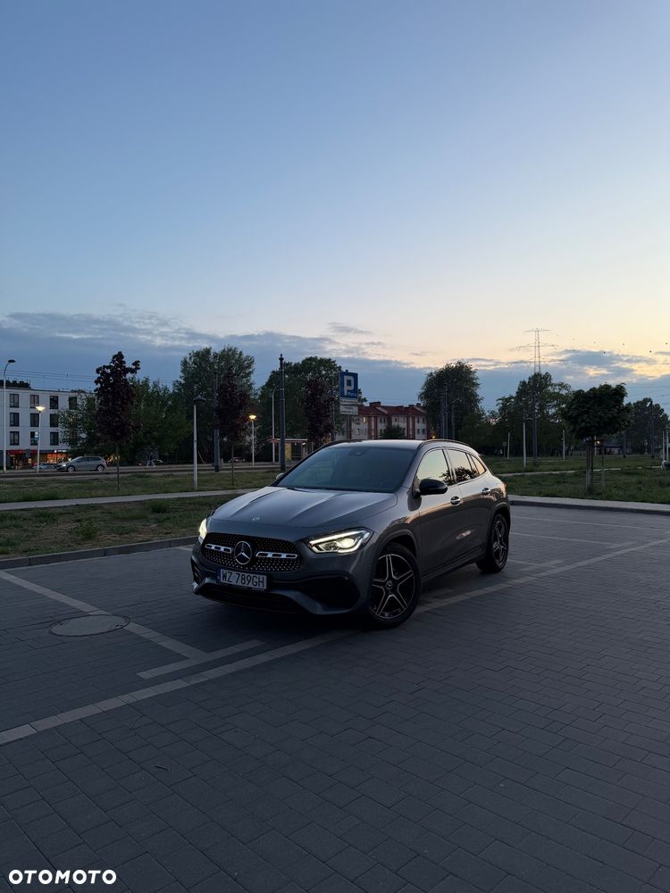 Mercedes-Benz GLA 200 4-Matic Progressive - 2