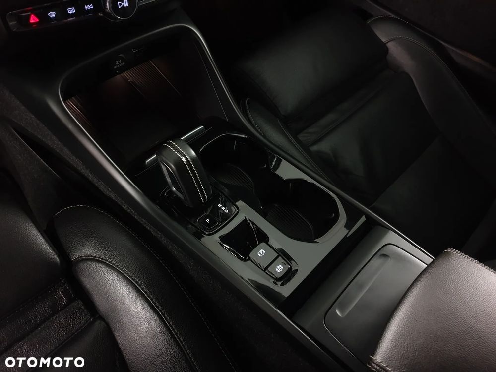 Volvo XC 40 D4 AWD R-Design - 34
