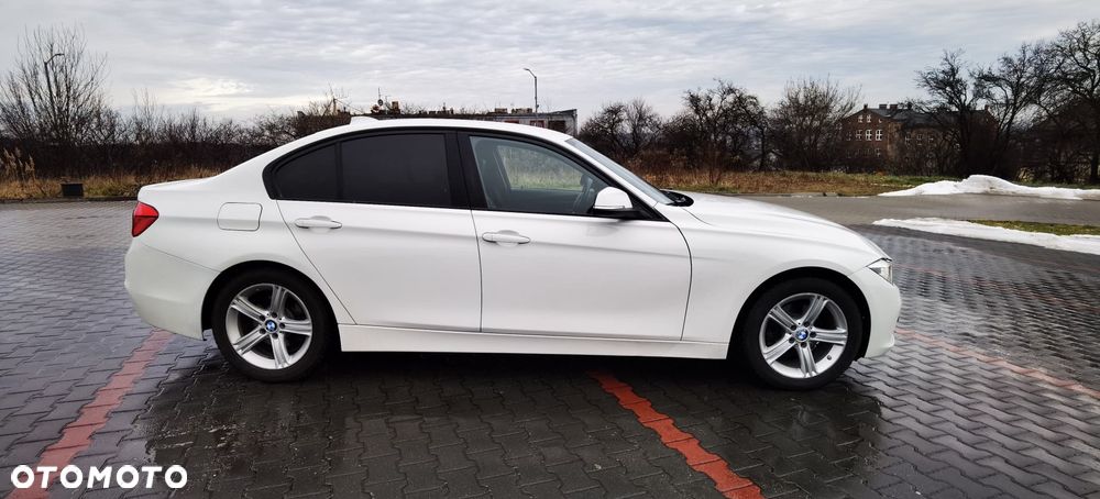 BMW Seria 3 318d - 5