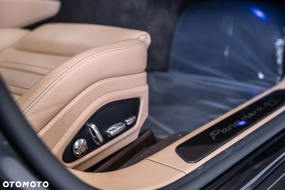 Porsche Panamera 4S GPF Executive - 36