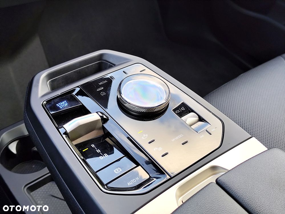 BMW iX xDrive50 111.5kWh Signature - 21