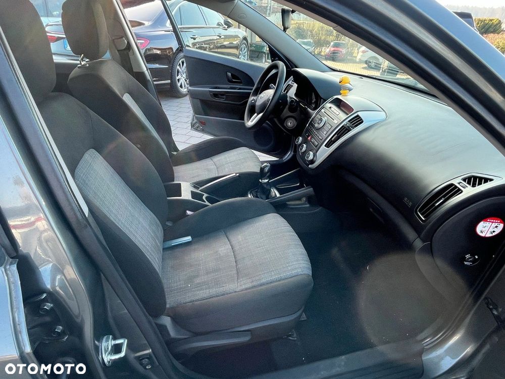 Kia Ceed 1.4 CVVT LX - 12