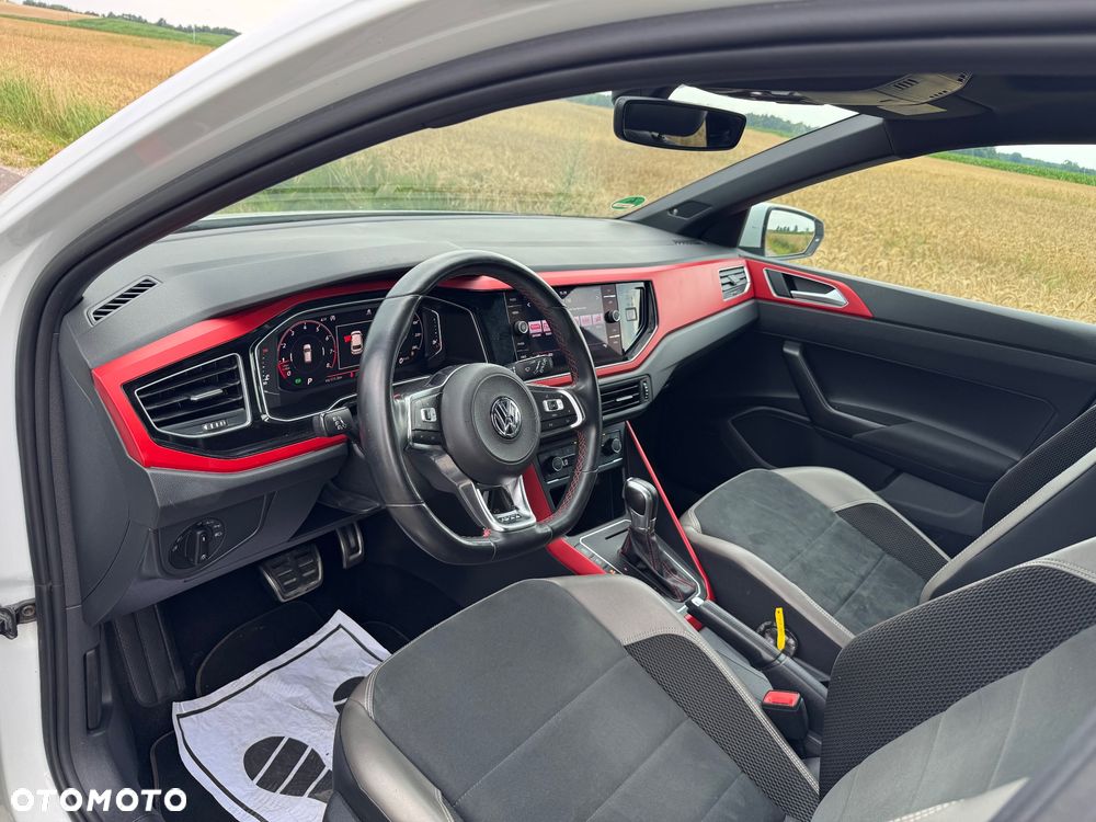 Volkswagen Polo 2.0 TSI DSG GTI - 27