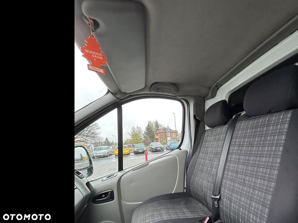 Renault Trafic - 16