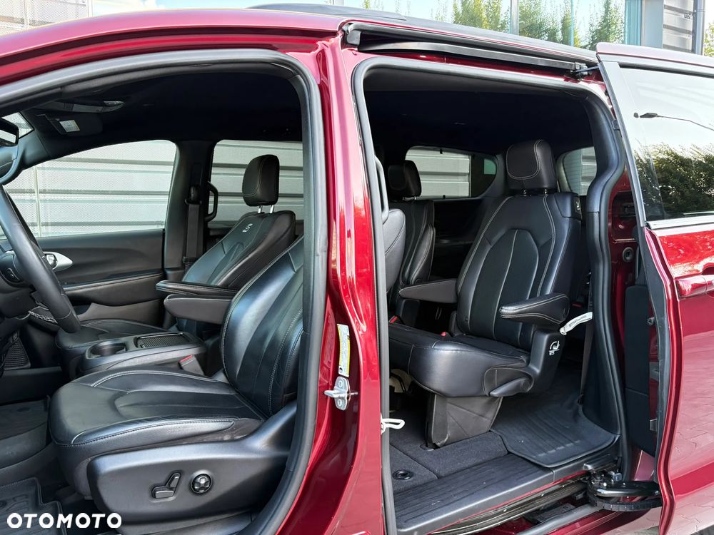 Chrysler Pacifica - 19