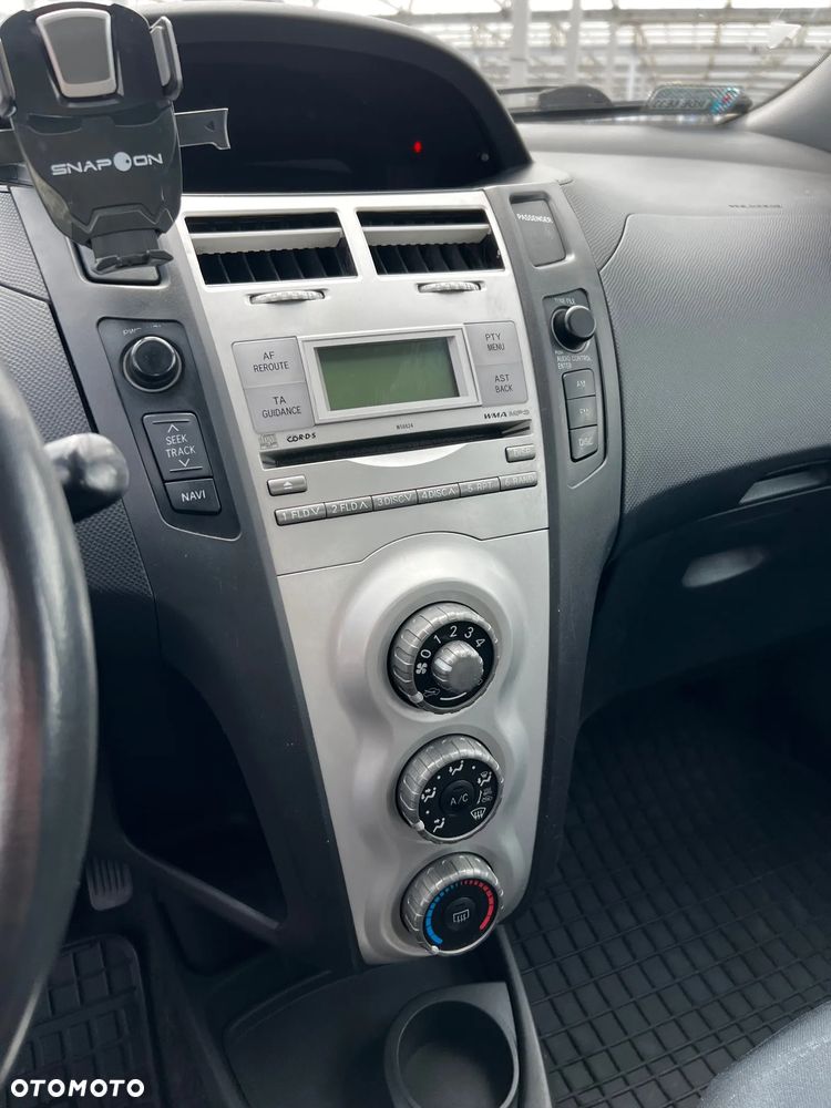 Toyota Yaris 1.3 Sol Premium MM - 21