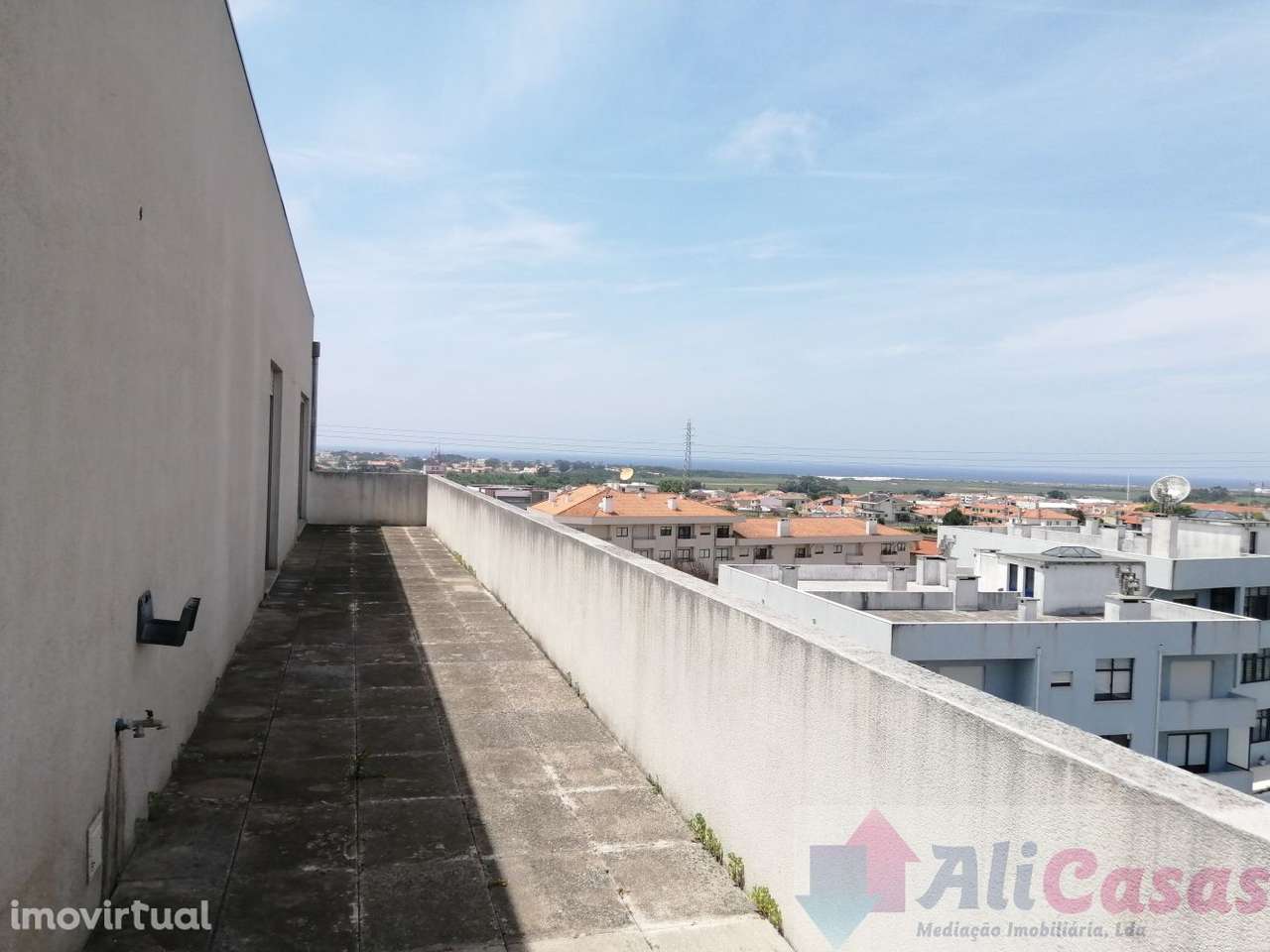 Excelente T4 C/Terraço e garagem p/2 carros - Grande imagem: 2/38