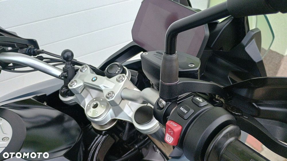 BMW F - 27