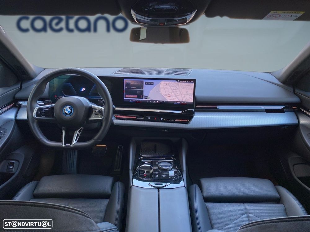 BMW 530 e Pack Desportivo M - 5