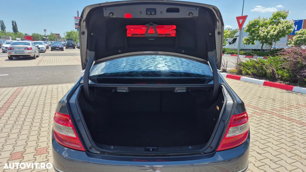 Mercedes-Benz C 200 CGI Automatik BlueEFFICIENCY Avantgarde - 19