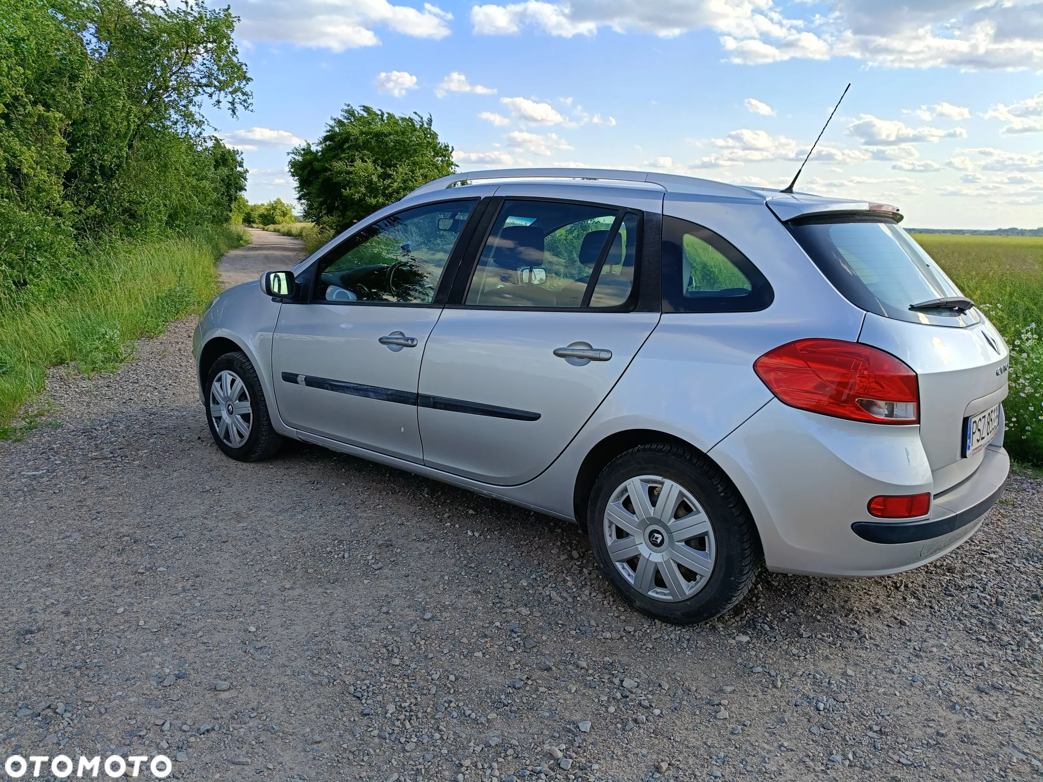 Renault Clio 1.2 16V Grandtour Authentique - 3