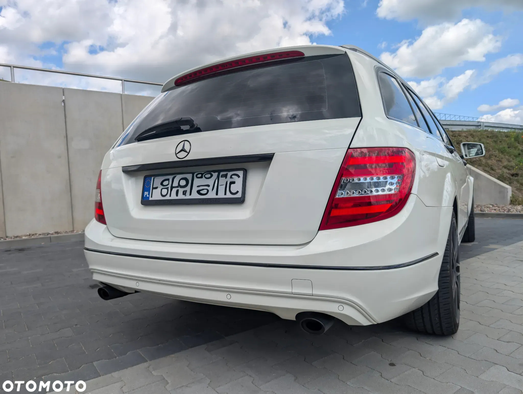 Mercedes-Benz Klasa C 180 T CGI Automatik BlueEFFICIENCY Avantgarde - 11