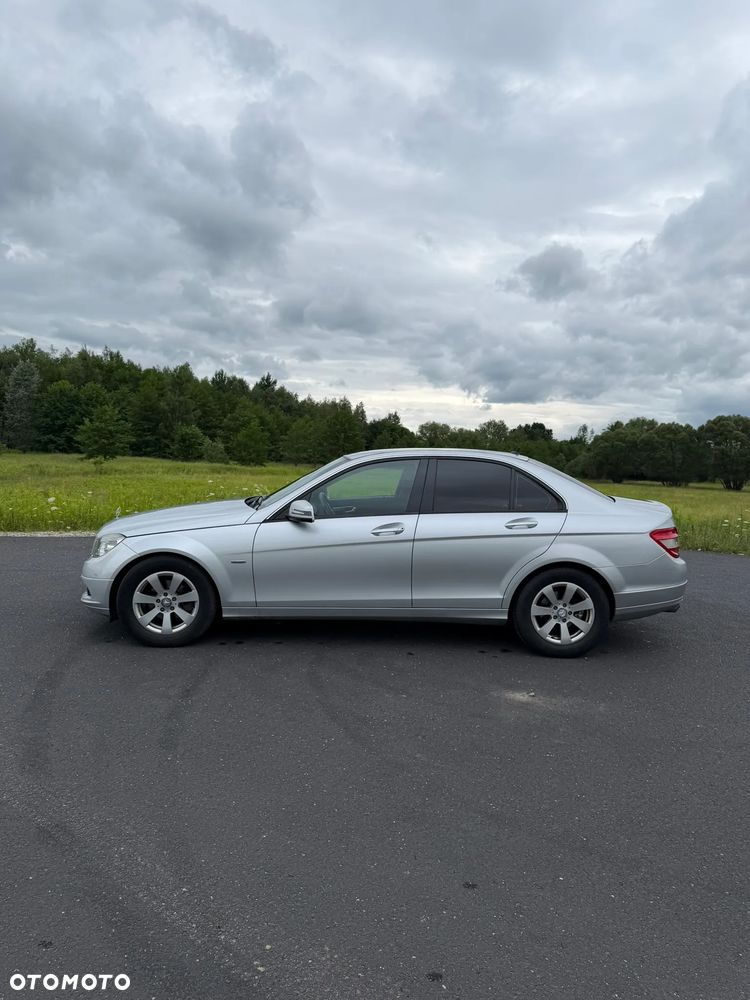 Mercedes-Benz Klasa C 180 CGI BlueEff Classic - 4
