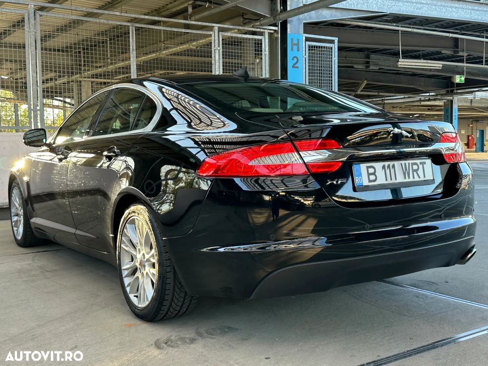 Jaguar XF 2.2D Premium Luxury - 4
