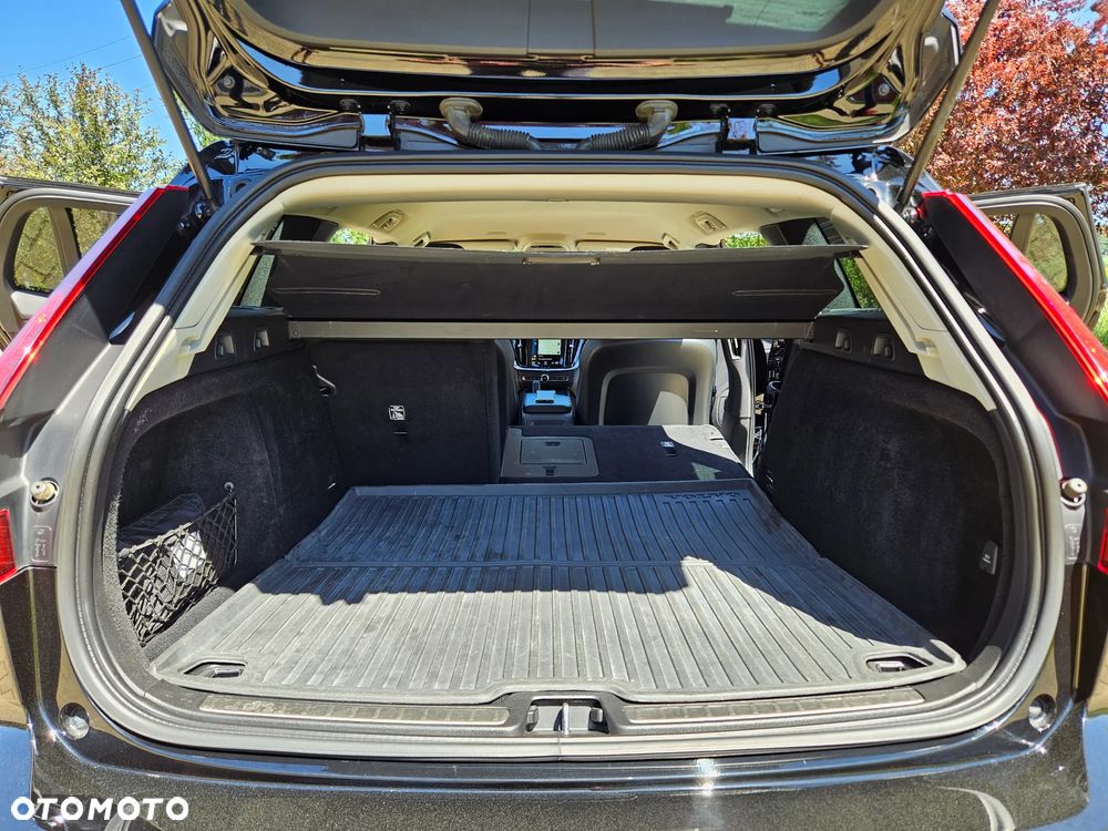 Volvo V60 D4 Momentum Pro - 26