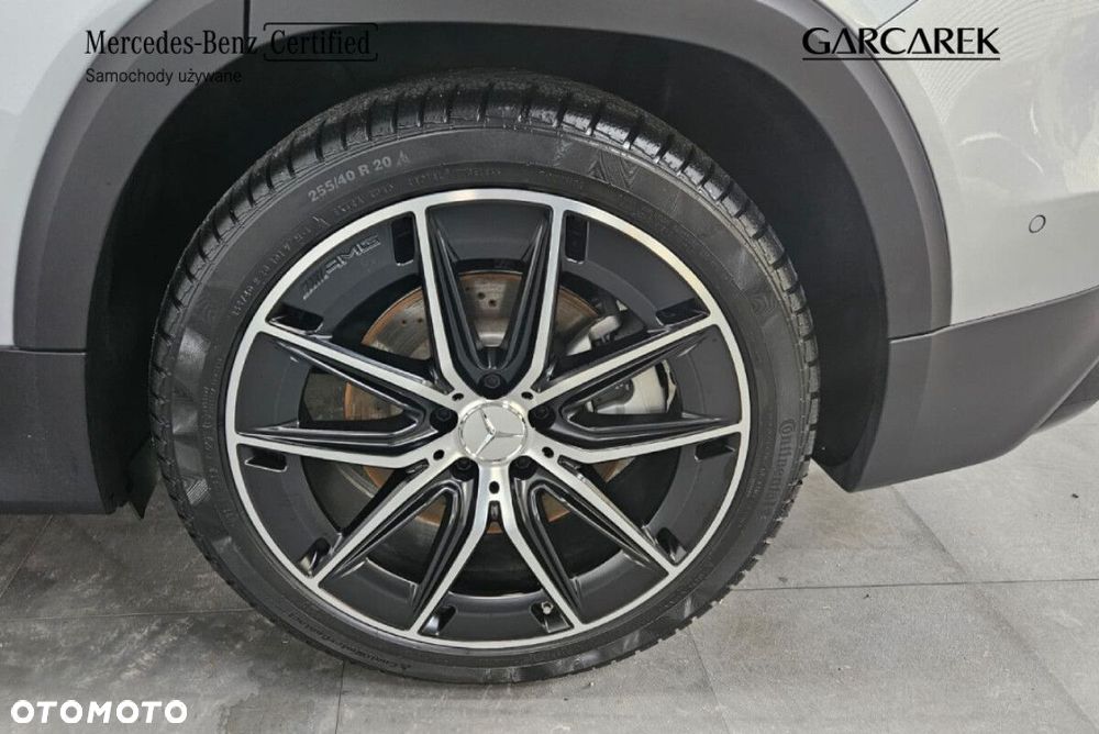 Mercedes-Benz GLB - 12