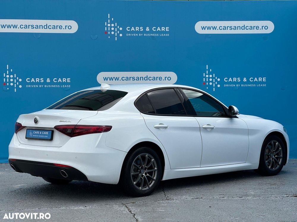 Alfa Romeo Giulia - 4