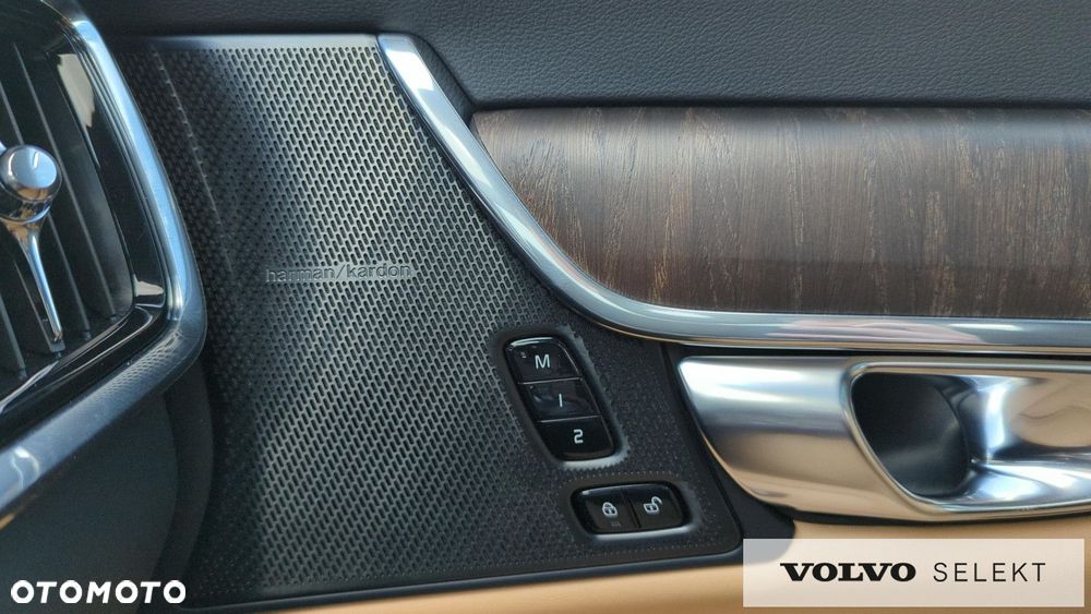 Volvo V90 Cross Country - 24