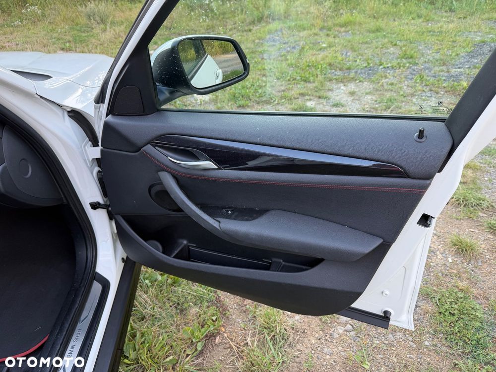 BMW X1 xDrive18d xLine - 25