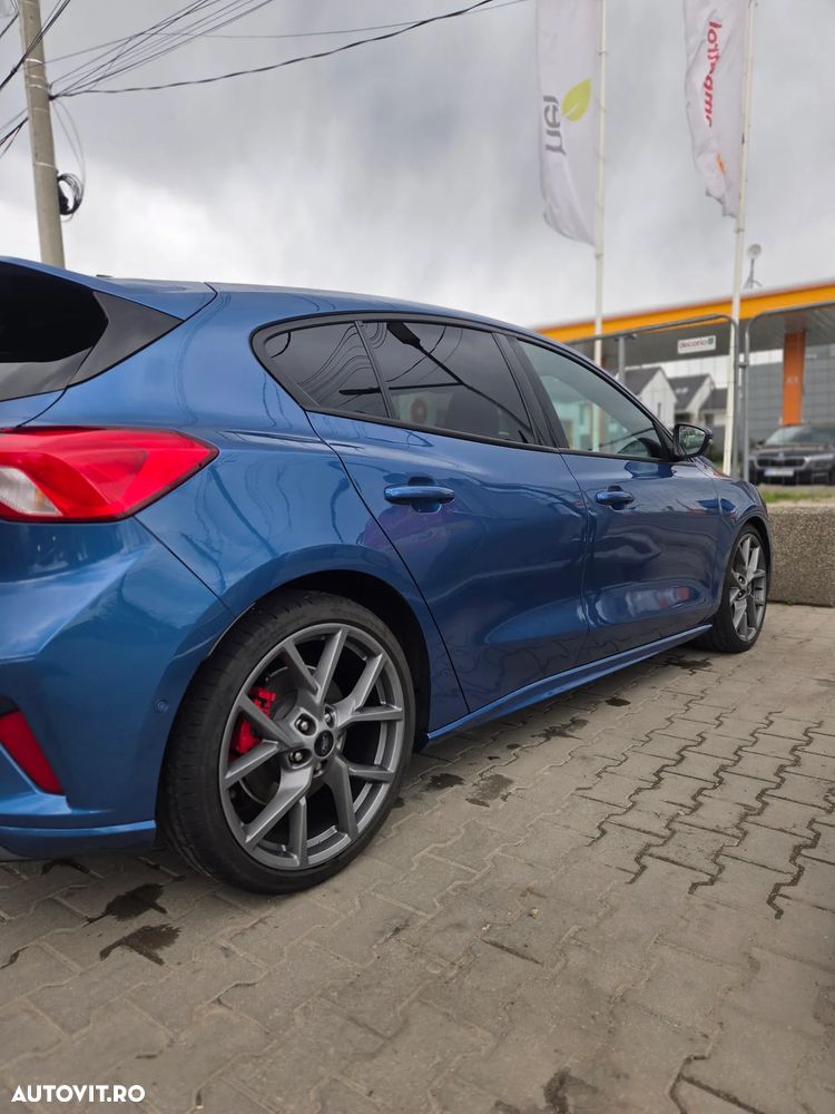 Ford Focus - 4
