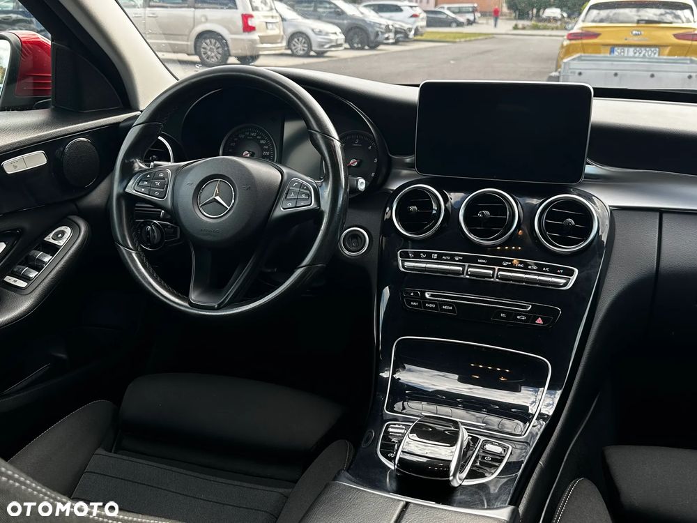 Mercedes-Benz Klasa C 220 d 4-Matic 7G-TRONIC - 12