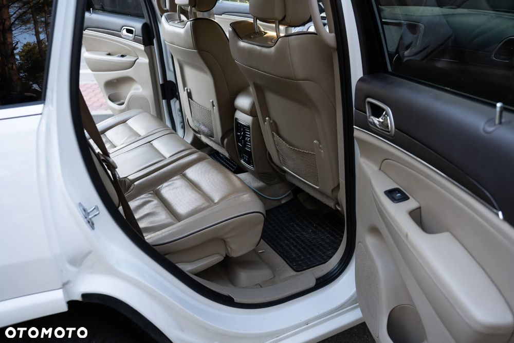 Jeep Grand Cherokee - 31