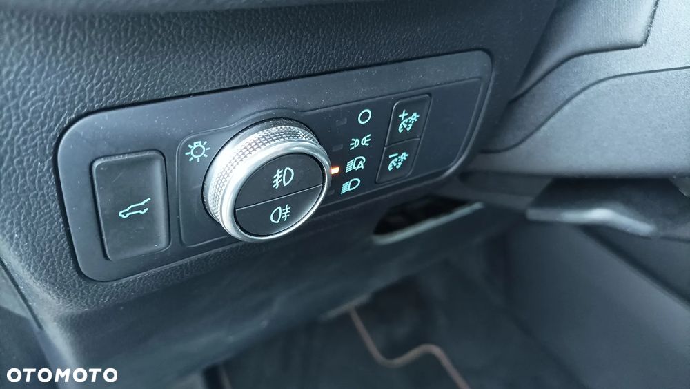 Ford Kuga 2.5 Duratec FHEV 4x4 ST-LINE X - 22