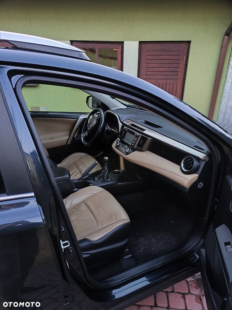 Toyota RAV4 2.0 D-4D Premium 4x2 - 8