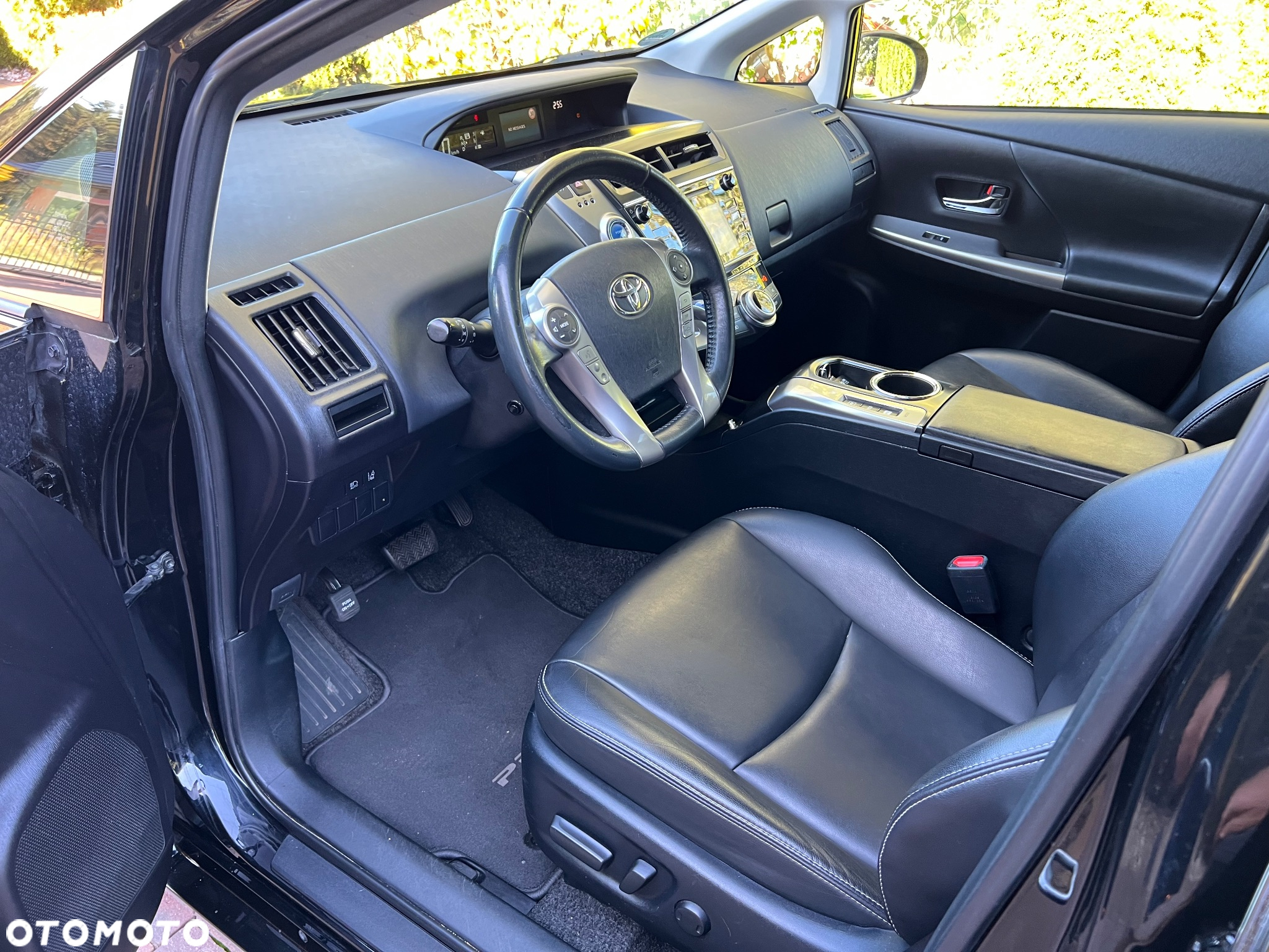 Toyota Prius+ (Hybrid) Comfort - 14