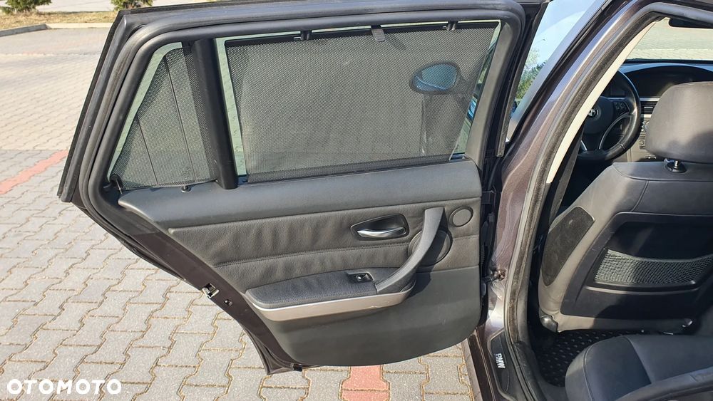 BMW Seria 3 325i - 18
