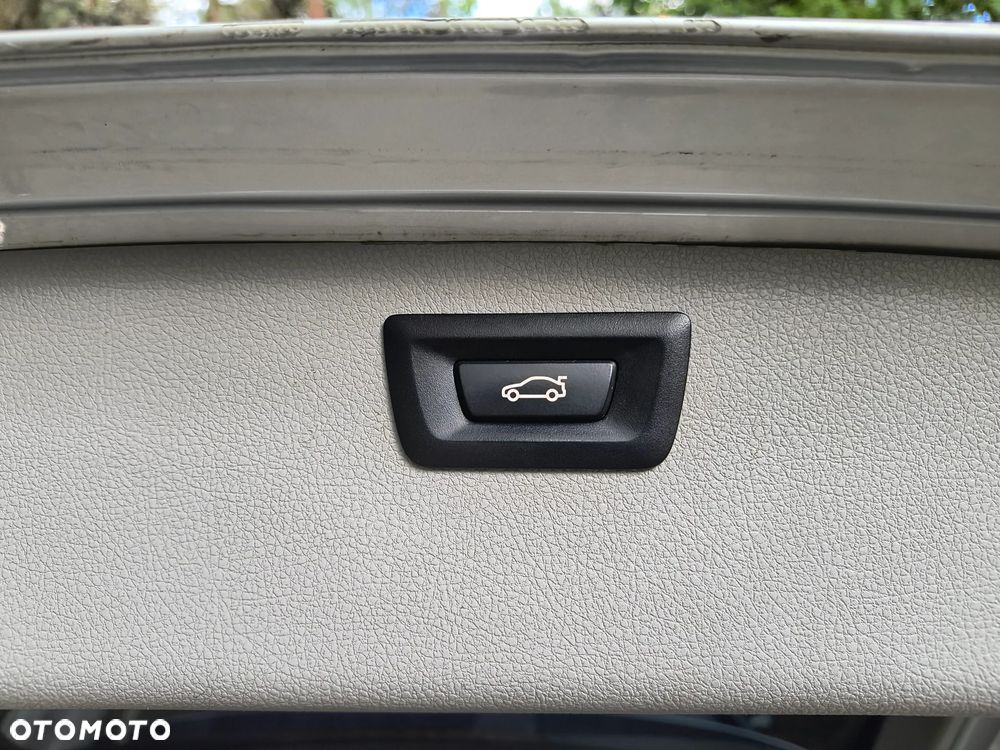 BMW Seria 3 320d xDrive - 19