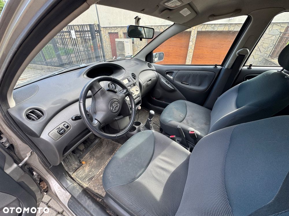 Toyota Yaris 1.3 Sol - 5