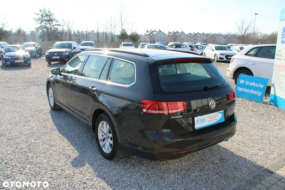 Volkswagen Passat - 9