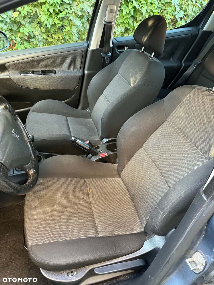 Peugeot 207 - 11