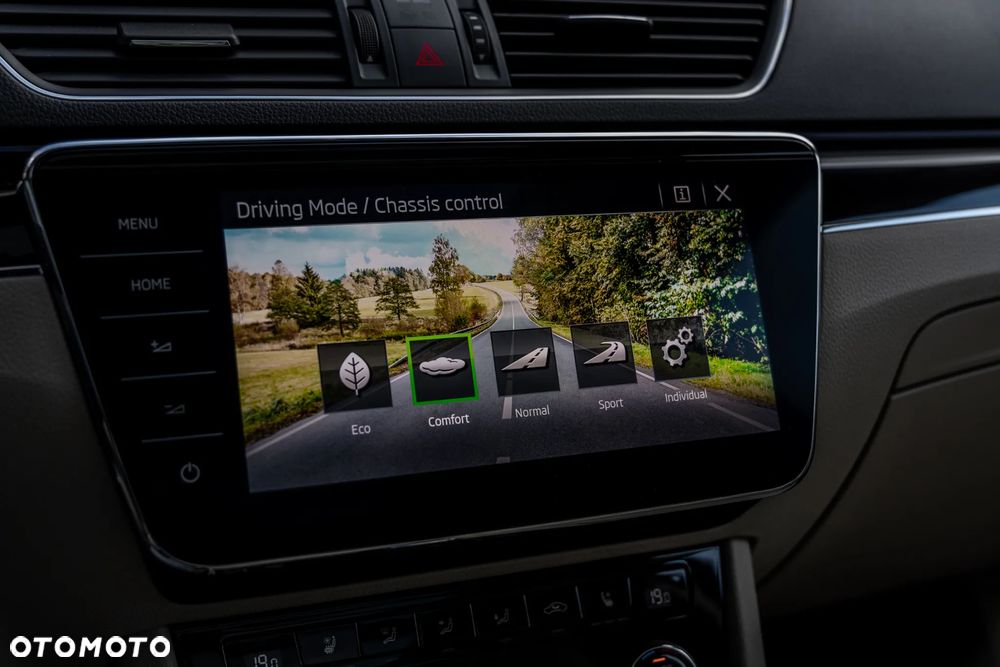 Skoda Superb 2.0 TDI SCR 4x4 L&K DSG - 35