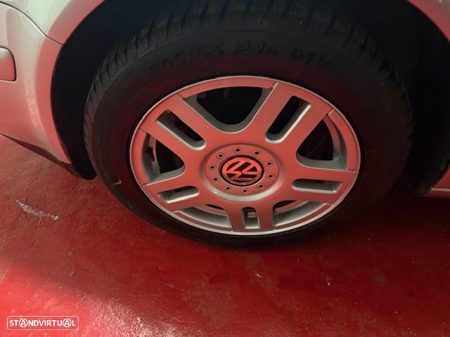 VW Golf 1.4i 25 Anos - 22