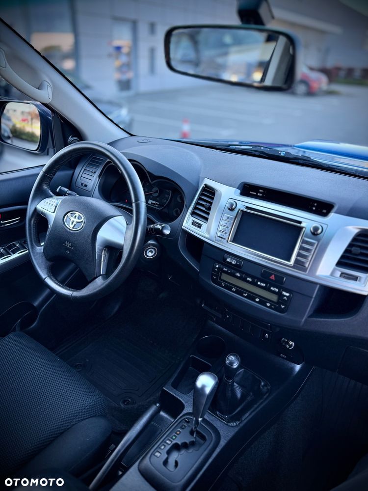 Toyota Hilux 3.0 D-4D SR5 - 14