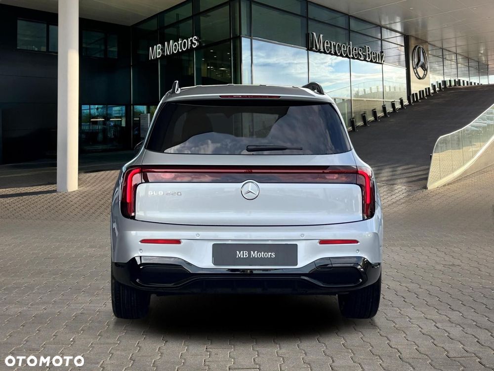 Mercedes-Benz GLB - 10