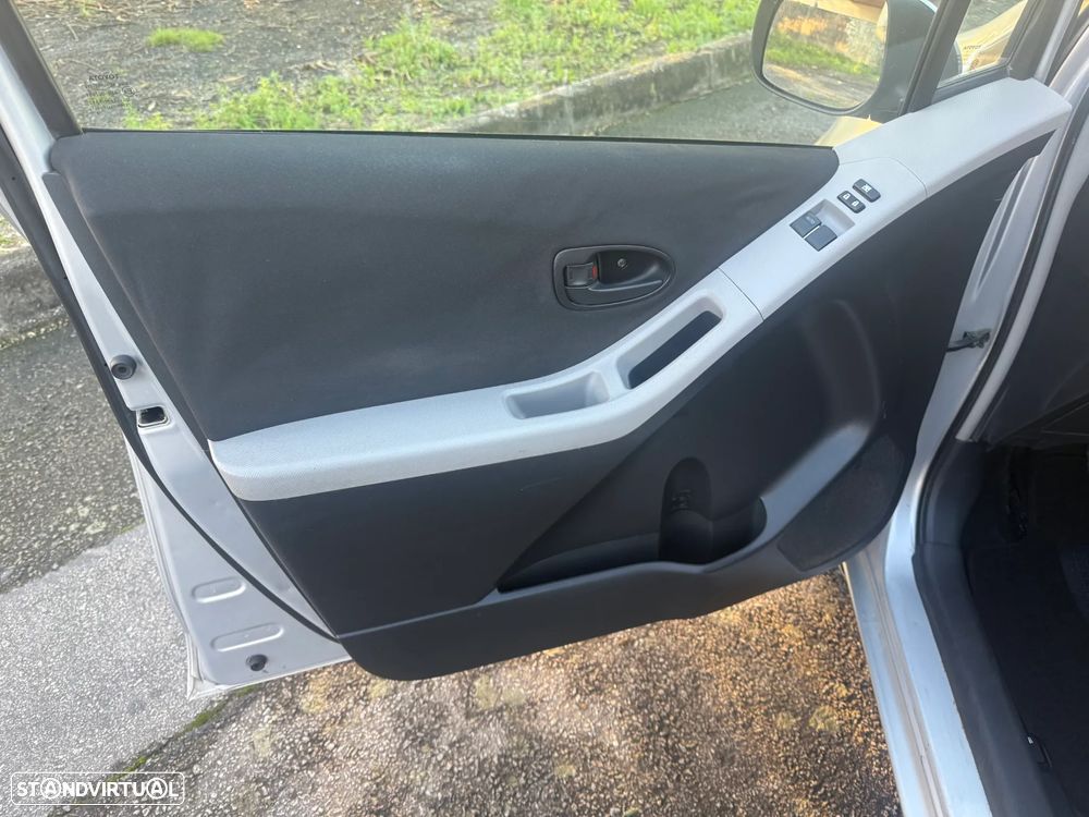 Toyota Yaris 1.0 VVT-i Comfort - 10