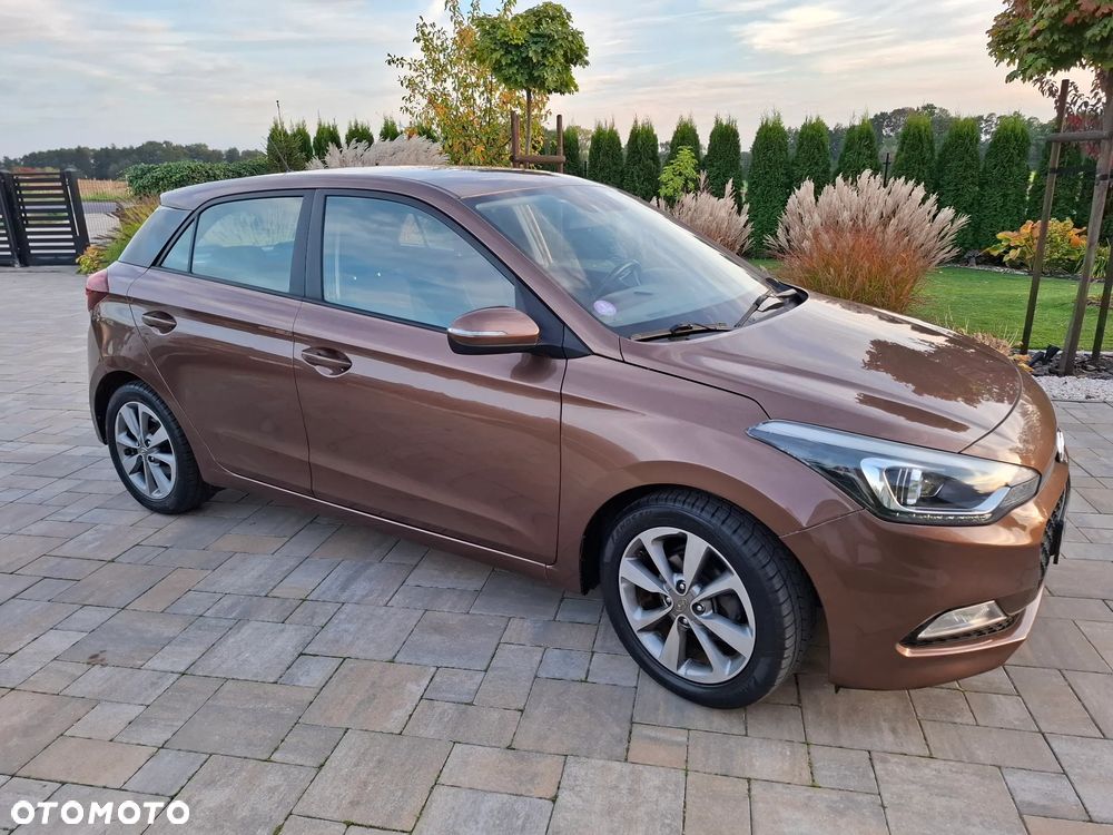 Hyundai i20 1.2 YES Gold - 27