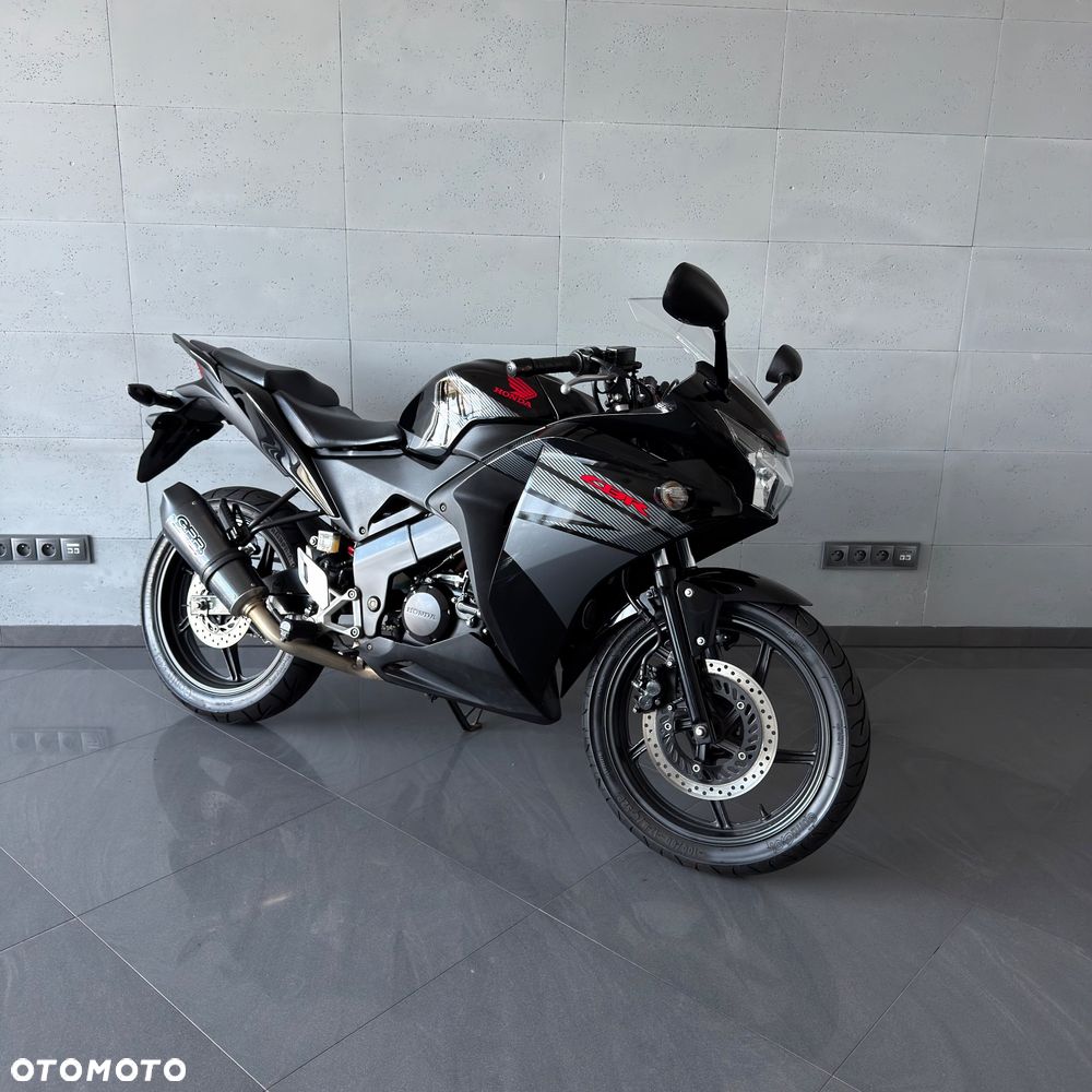 Honda CBR - 1