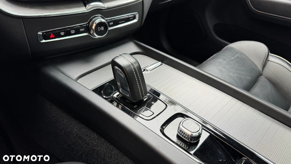 Volvo XC 60 B4 D AWD Geartronic RDesign - 35