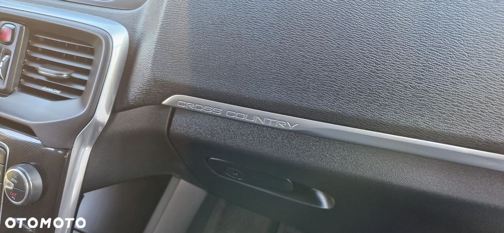 Volvo V40 T3 Drive-E R-Ocean Race - 22