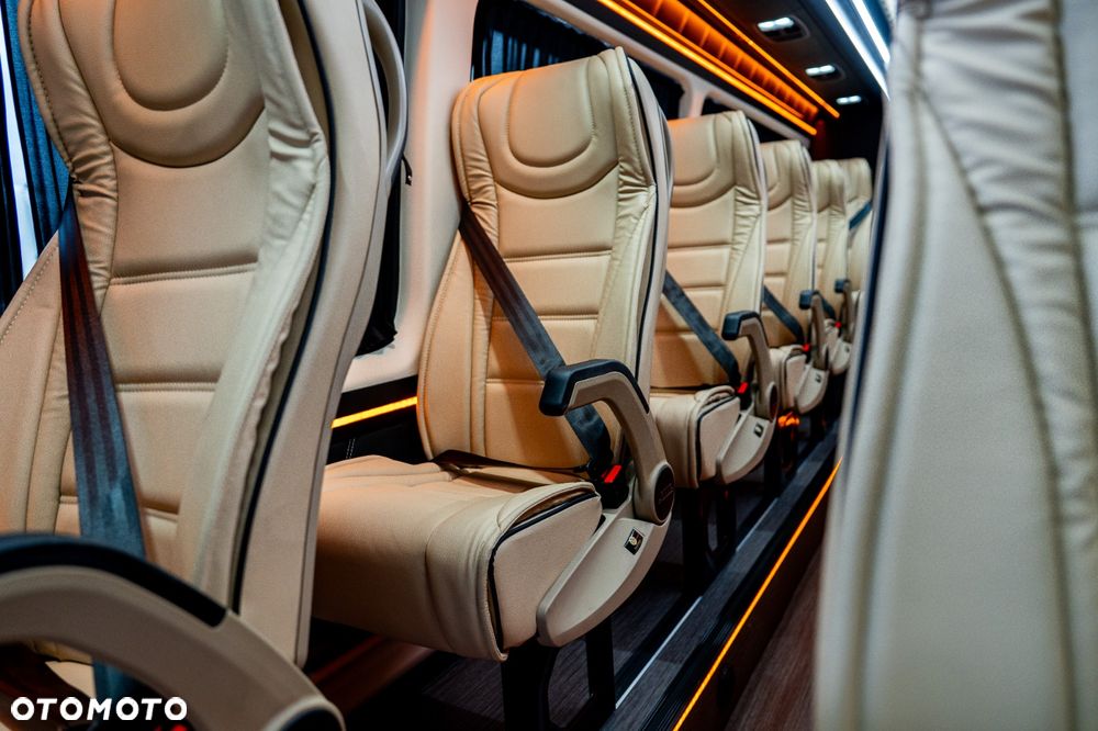 Mercedes-Benz Sprinter 519 - 12