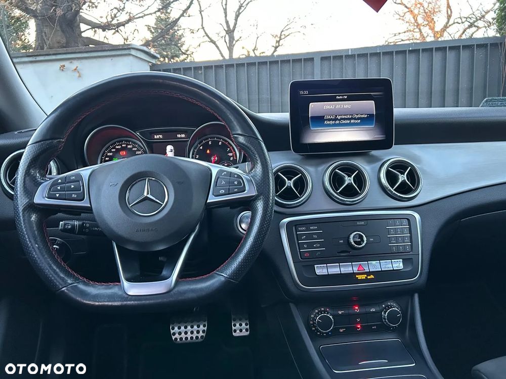 Mercedes-Benz CLA 220 4Matic 7G-DCT AMG Line - 11