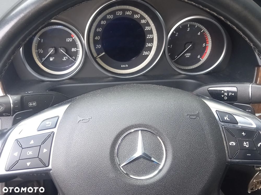 Mercedes-Benz Klasa E 220 BlueTEC 9G-TRONIC - 10