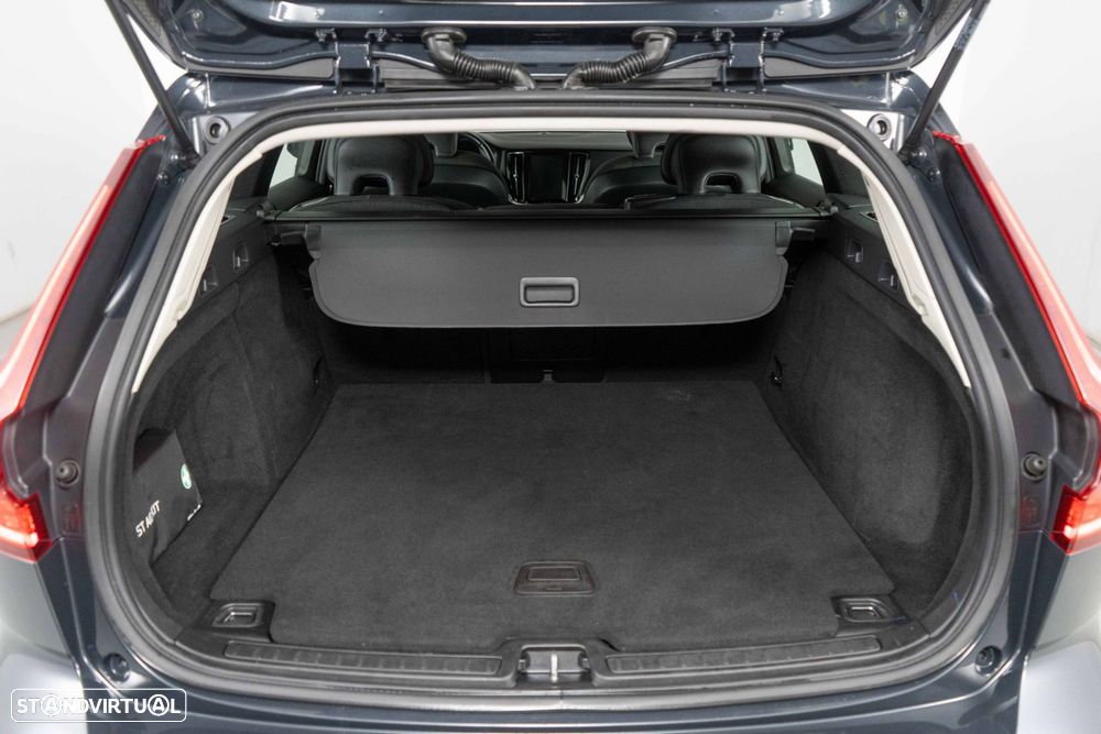 Volvo V60 2.0 D3 Momentum - 12