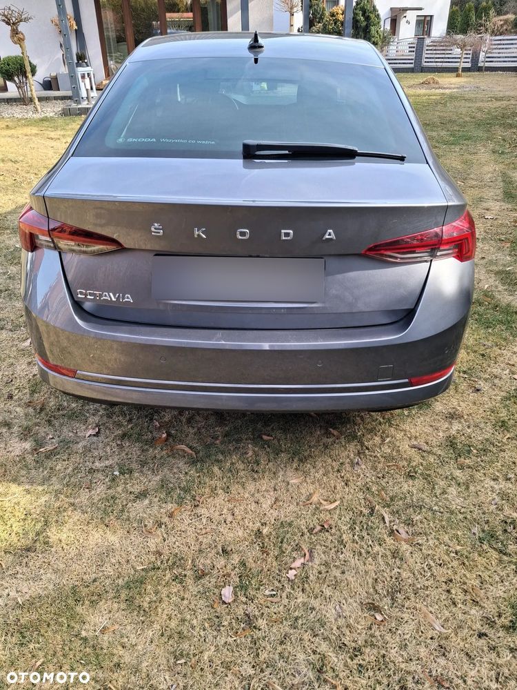 Skoda Octavia 2.0 TDI Ambition DSG - 8