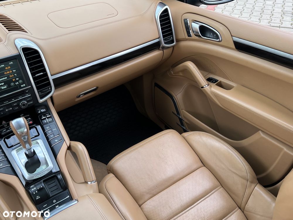 Porsche Cayenne Diesel Platinum Edition - 37