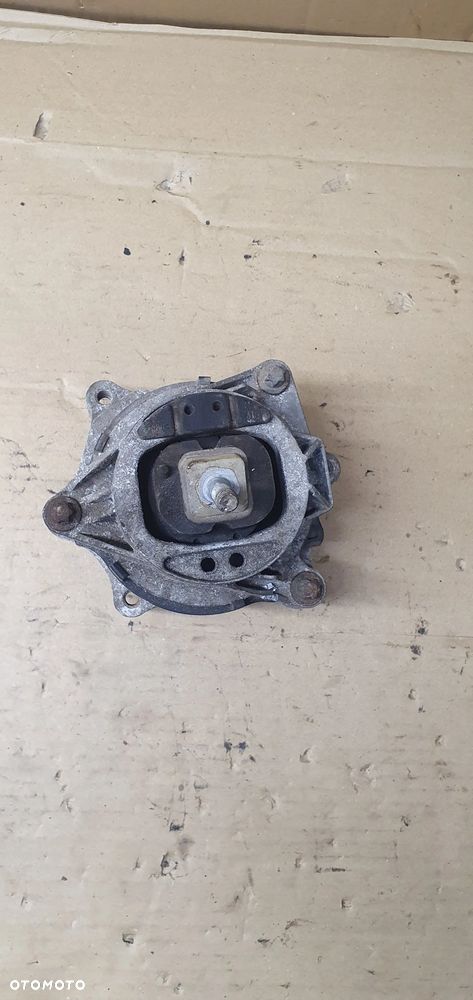 Łapa poduszka silnika lewa BMW 3 F30 F31 1.5 6859407 - 2